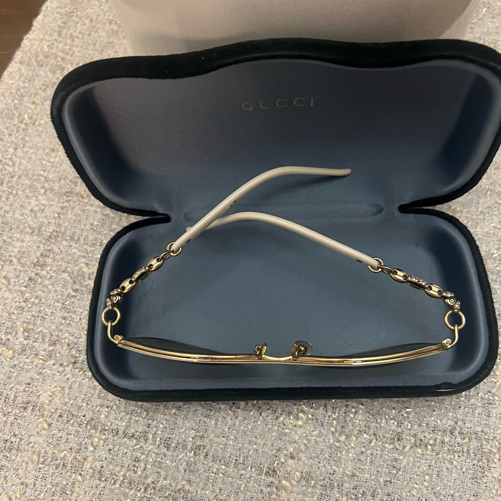 AUTHENTIC GUCCI Aviator Sunglasses with Gold Frame - Picture 3 of 10